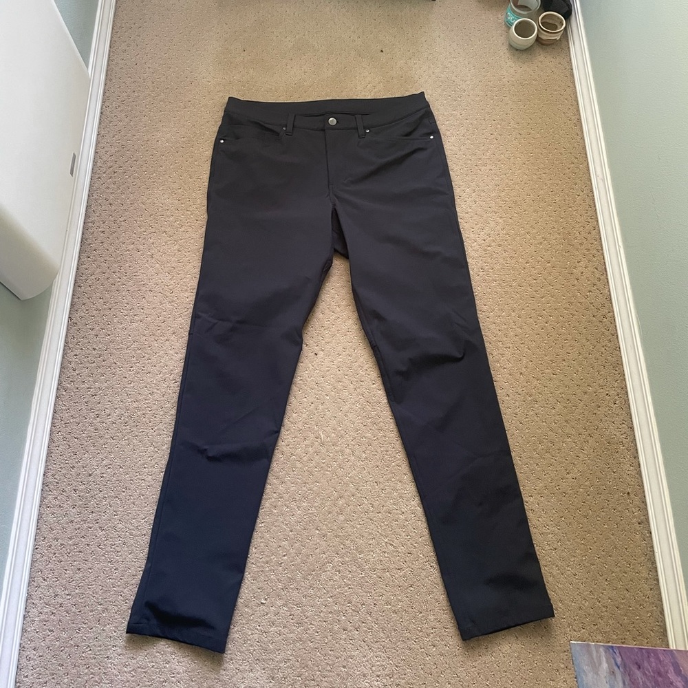 Men’s black Lululemon pants